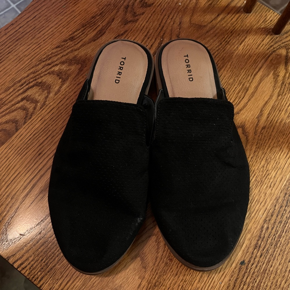 New black torrid slide on shoes